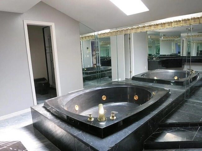 Photo - 17 Casarena Ct