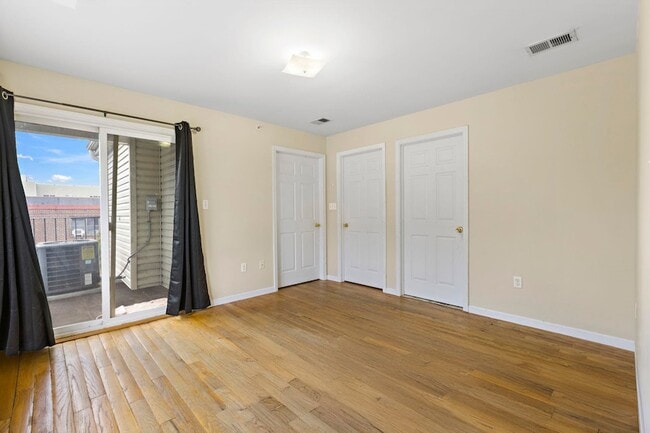 Photo - 304 49th St Unit 3