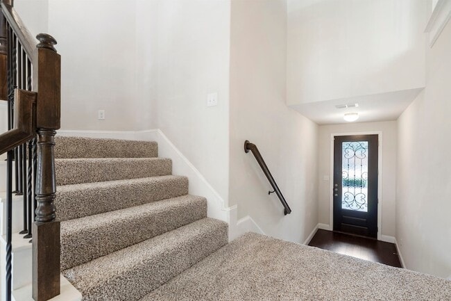 Photo - 2640 Venice Dr