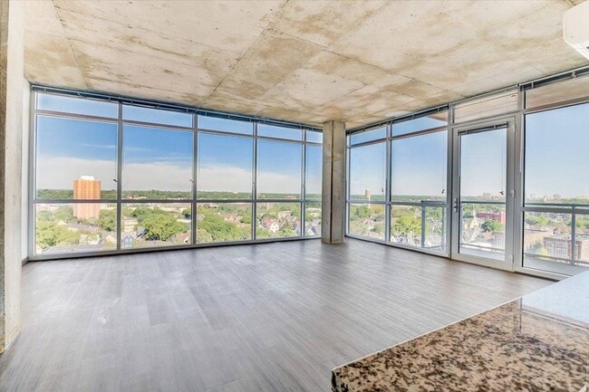 2 Bed / 2 Bath - Living Room - Urbanite