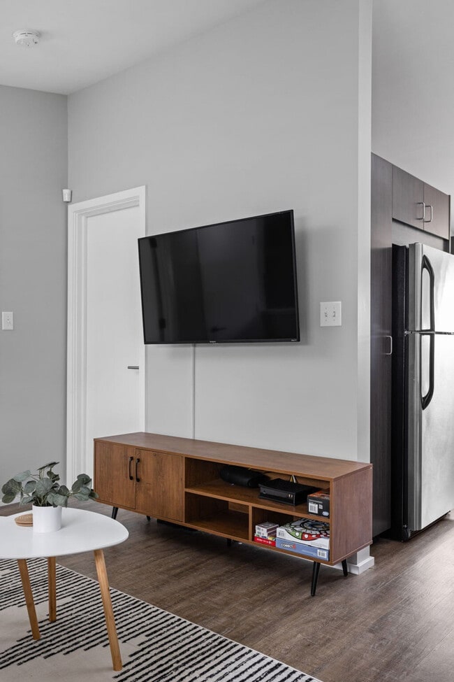 Photo - 1125 E 10th St Unit ID1303781P