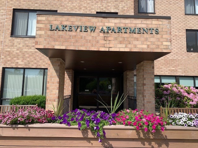 Photo - Clyde F. Simon Lakeview Senior