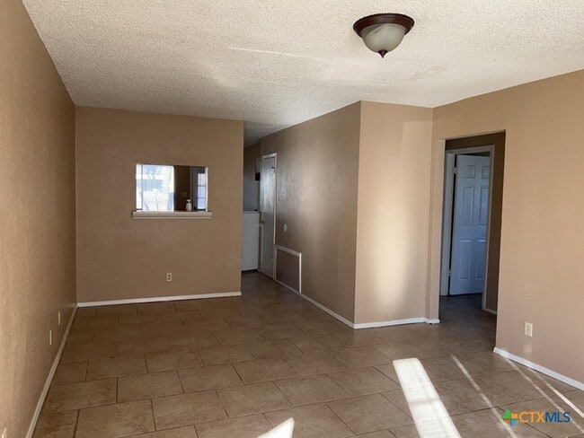 Photo - 2405 Shoemaker Dr Unit A