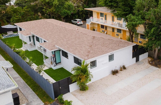 Photo - 740 SW 9th St Unit SI ID1605643P