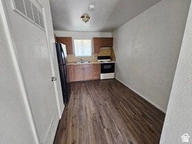 Photo - 215 N 400 W