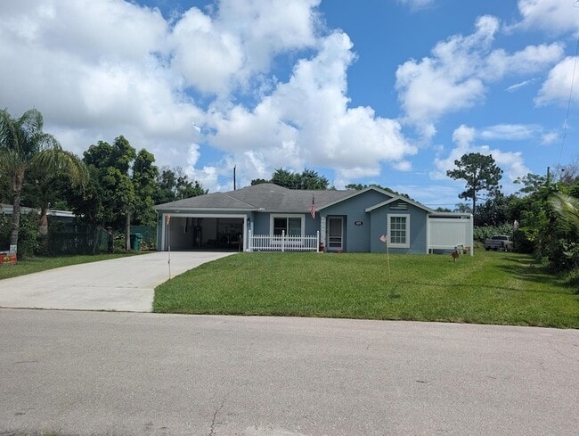 Building Photo - 625 Coconut Ave N