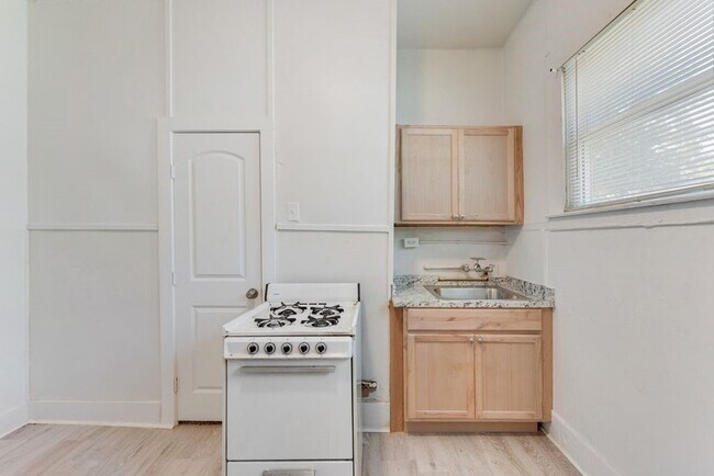 Photo - 1615 Alston Ave