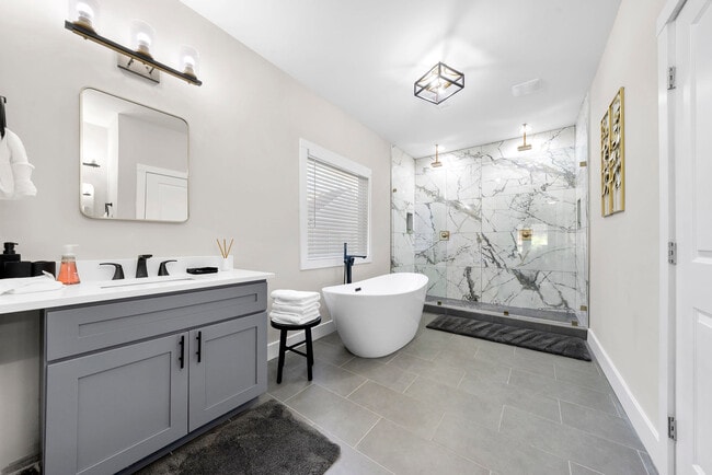 Photo - 201 Clay St SE Unit ID1019265P