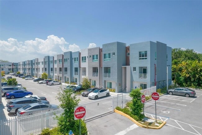 Photo - 2561 NE 193rd St Unit 1107