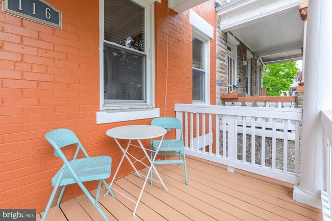 Photo - 116 V St NE