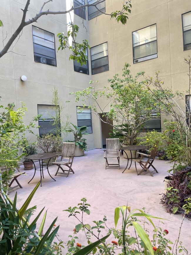 Photo - Peachtree Inn - Fully furnished units!