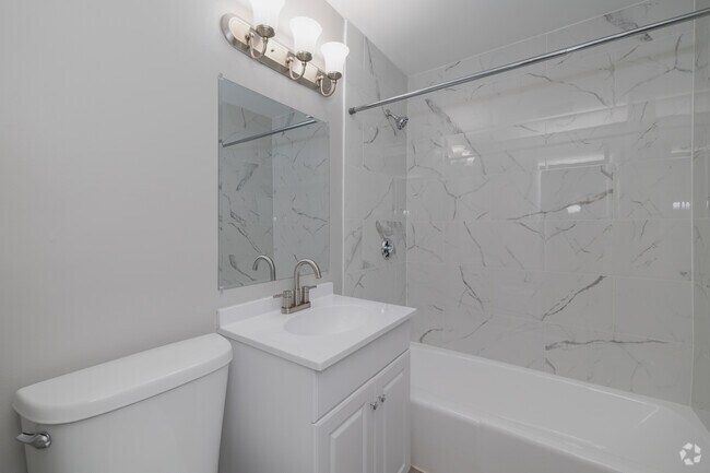 2BR, 1BA - 900SF - Kitchen - Towne House Apartments