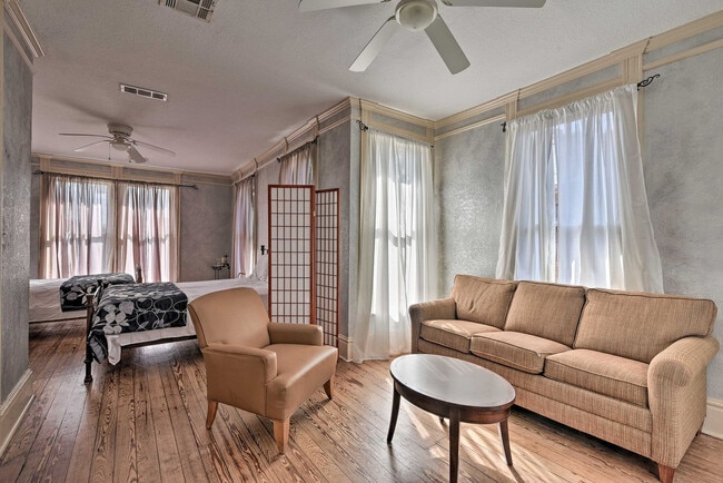 Photo - 2901 Broadway Avenue J Unit SI ID1545813P