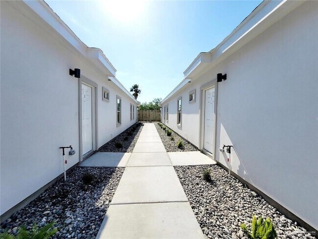 Photo - 7106 N 56th Ln Unit 2