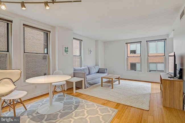 Photo - 915 E St NW Unit 1001