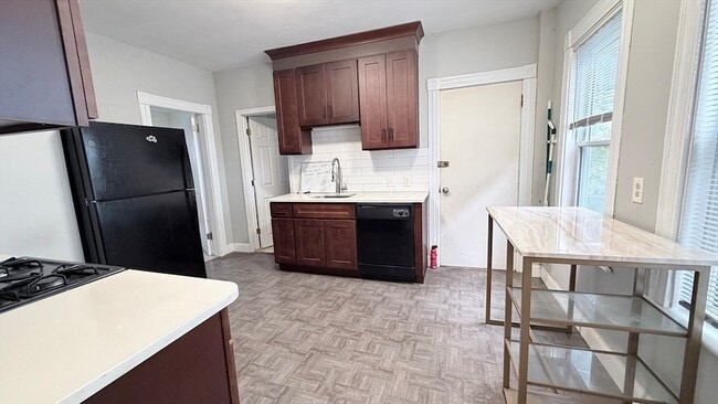 Photo - 76 Antwerp St Unit 1