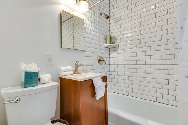 Photo - 1519 W Superior St Unit ID1255750P