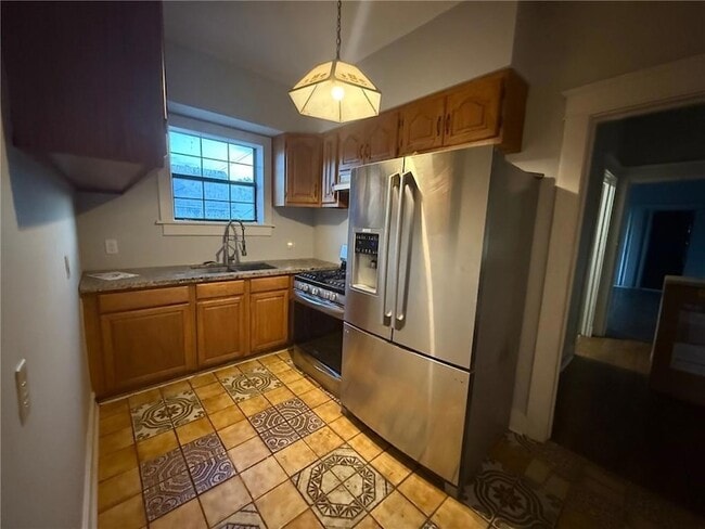 Photo - 2500 Monroe St