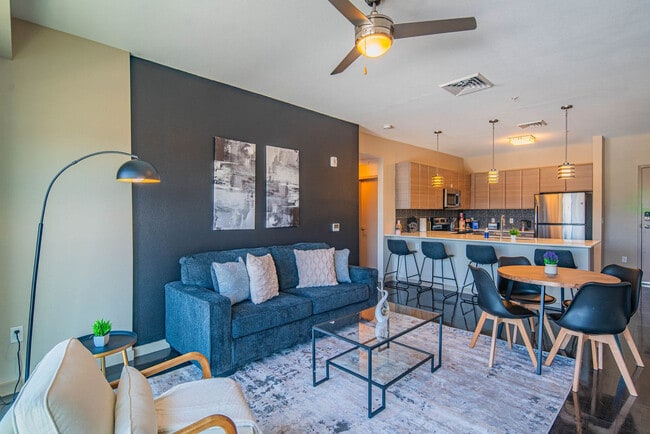 Building Photo - 295 E Roosevelt St Unit ID1273595P