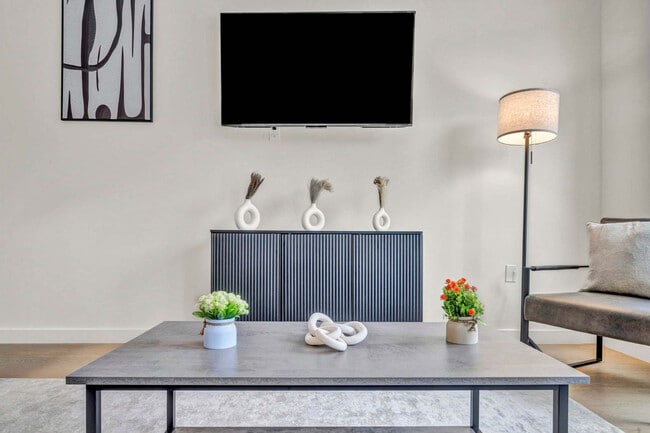 Photo - 2189 Cornell Rd Unit SI ID1386541P