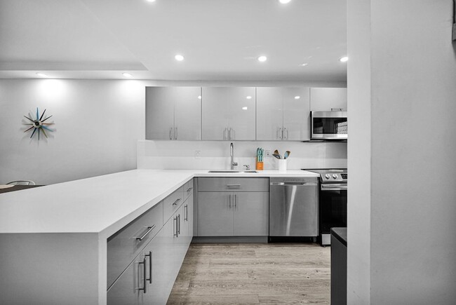 Photo - 400 SE 10th St Unit 303