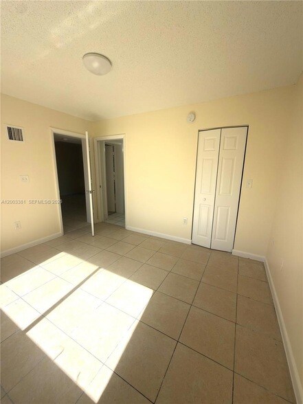 Photo - 14020 NE 3rd Ct