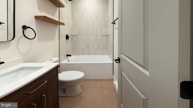 Photo - 6049 Elmwood Ave