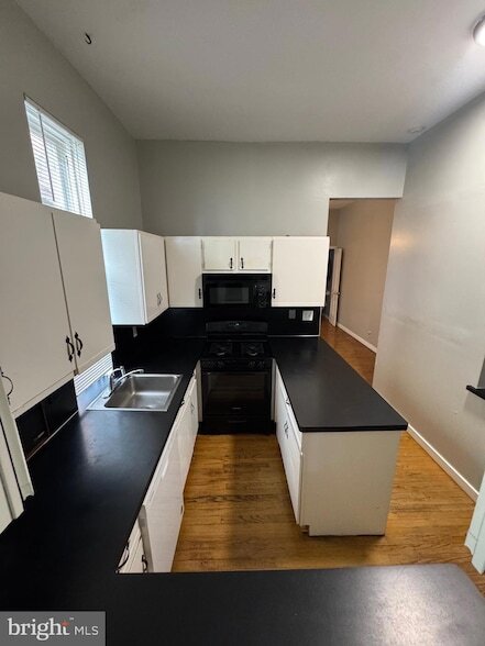 Photo - 231 Boas St