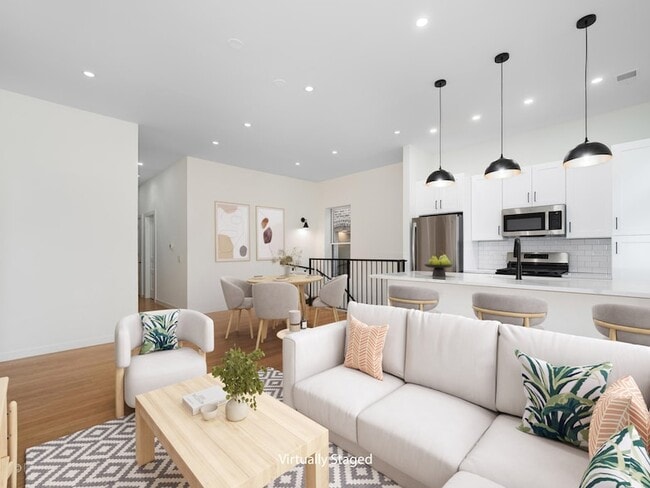 Photo - 842 N Wolcott Ave Unit B