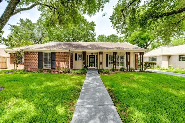 Building Photo - 2602 Briarbrook Dr