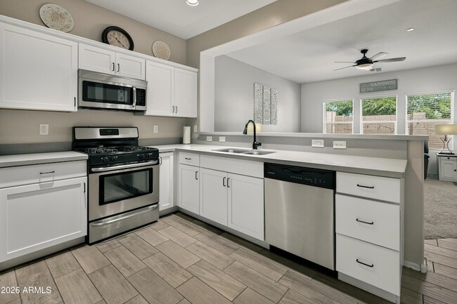 Photo - 652 Brindle Dr