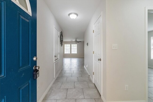 Photo - 525 Military Dr