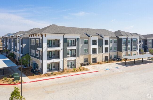 Building Photo - The Everett at Ally Village