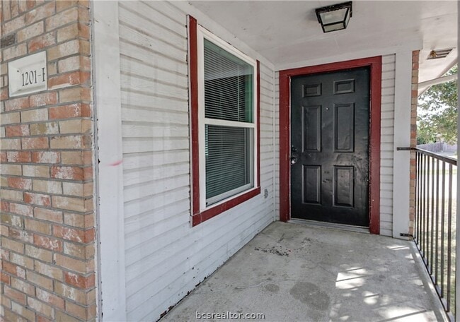 Photo - 1201 Autumn Cir Unit B