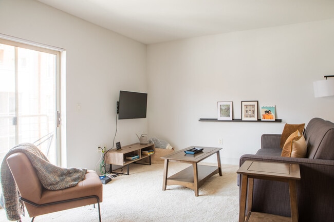 Photo - 145 N Jackson St Unit ID1379019P