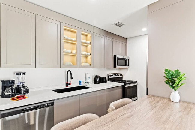 Photo - 8115 Thomas Dr Unit ID1354909P