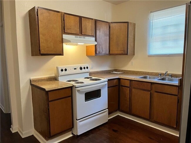 Photo - 2510 St Anthony St