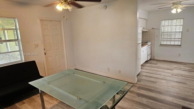 Photo - 808 NE 10th St