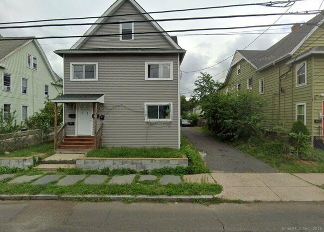 Building Photo - 60 S Whitney St Unit 2