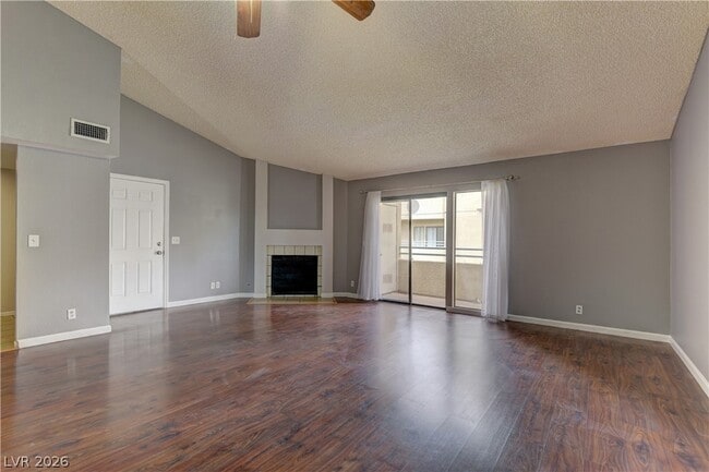Photo - 820 N Sloan Ln Unit 203