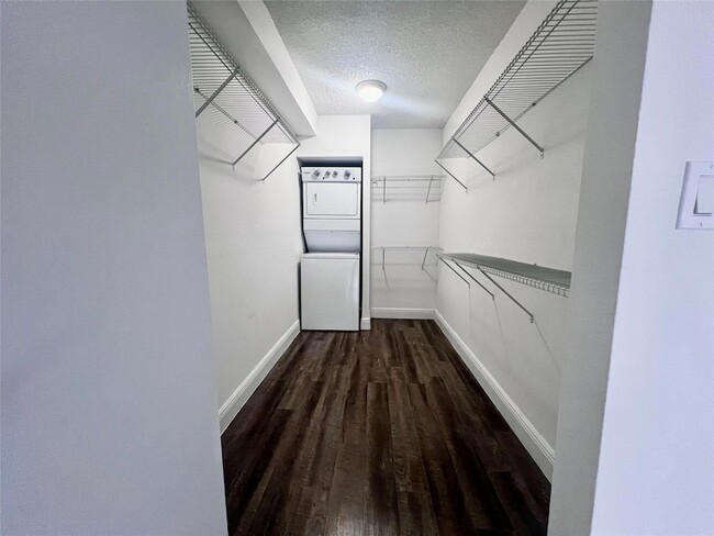 Photo - 19455 NE 10th Ave Unit 2-122