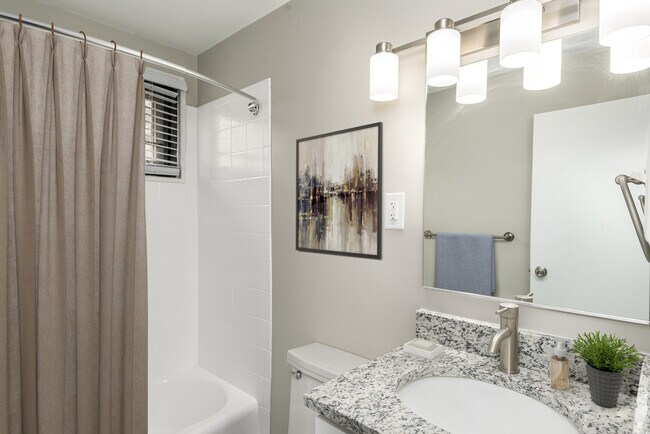 Photo - Cortland on Adams