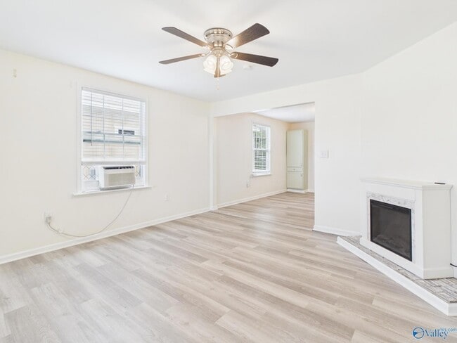Photo - 2106 Levert St NE