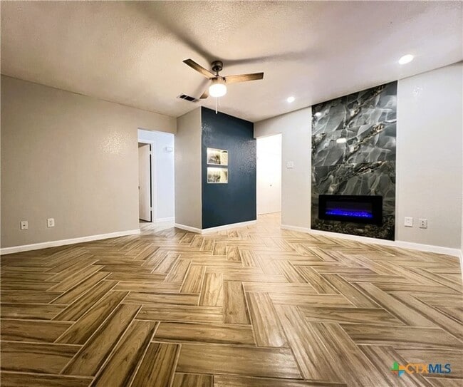 Building Photo - 309 Erby Ave Unit B