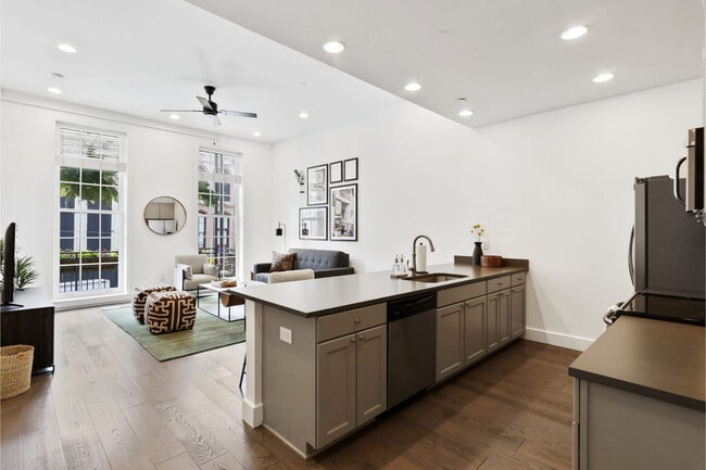 Photo - 127 Carondelet St Unit ID1338777P