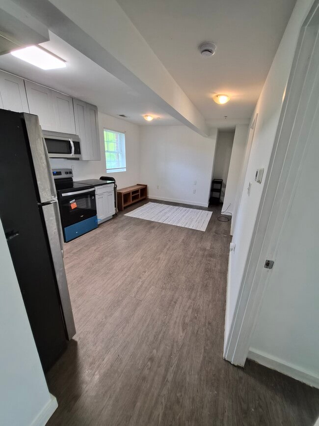 Photo - 113 Wayne Pl SE