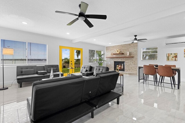 Photo - 1780 Lake St Unit ID1094232P