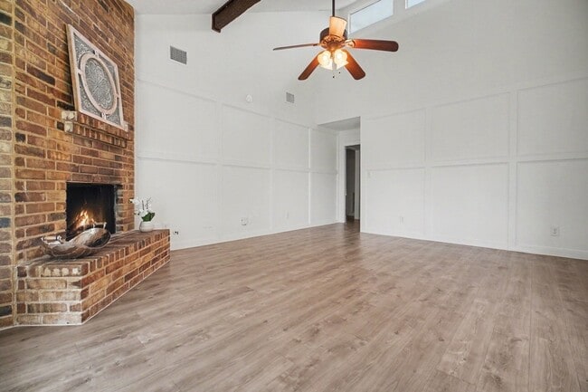Photo - 1227 Mission Dr