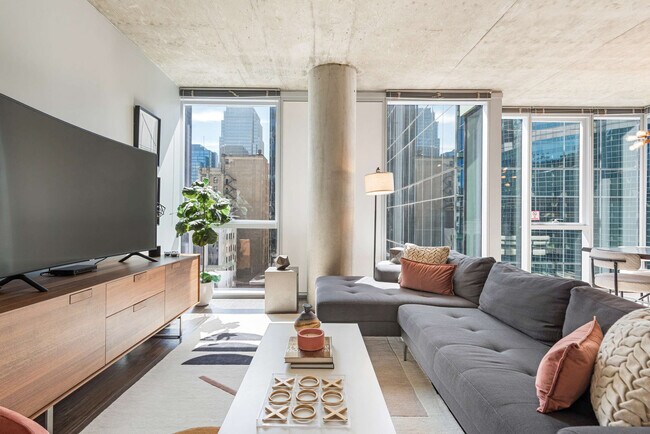 Photo - 215 W Lake St Unit ID1029613P