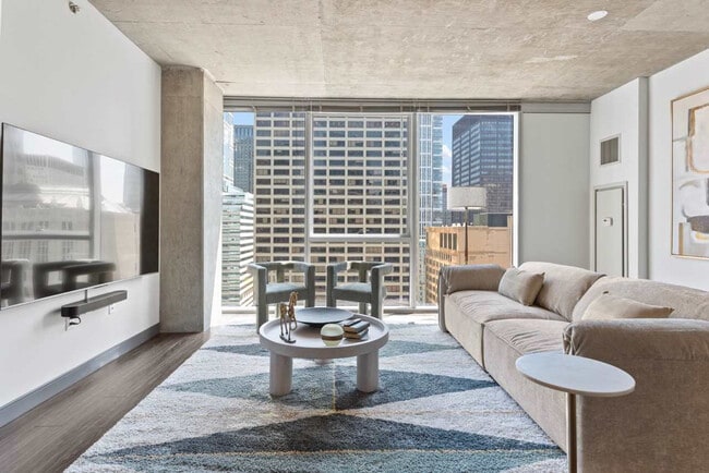 Photo - 215 W Lake St Unit ID1029616P